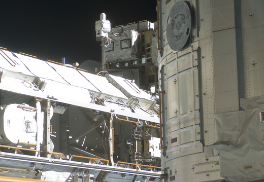 STS129-E-08114
