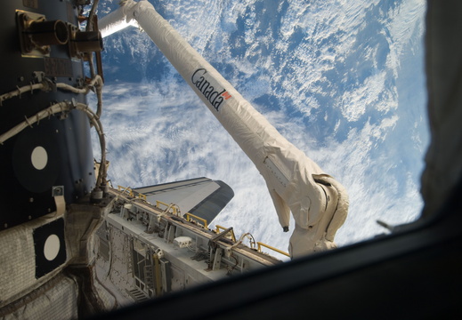 STS129-E-08122