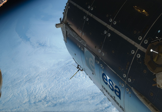 STS129-E-08285