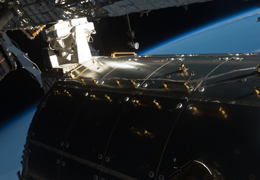 STS129-E-08286