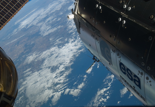 STS129-E-08297