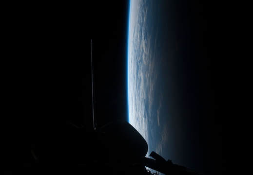 STS127-E-12579