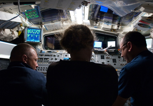 STS127-E-06247