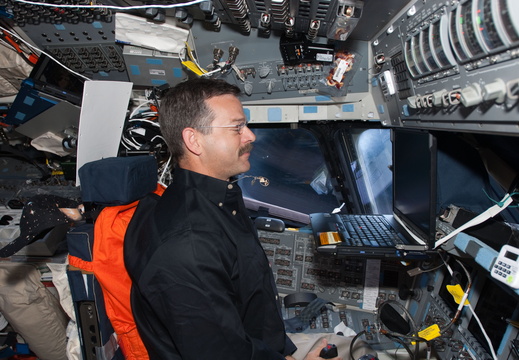 STS125-E-13071