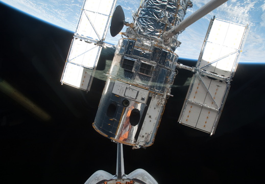 STS125-E-11770