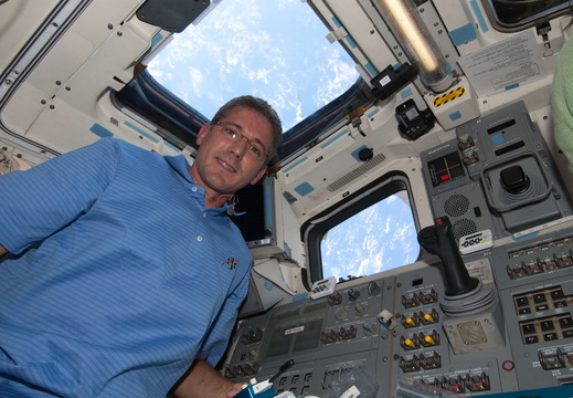 STS125-E-07994