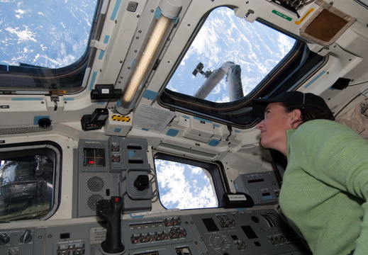 STS125-E-07993