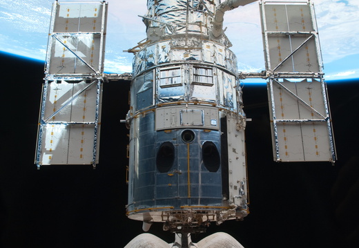 STS125-E-11603