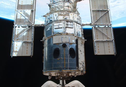STS125-E-11604