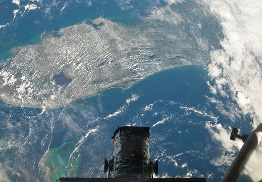 STS125-E-08625
