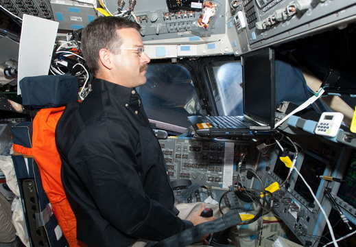 STS125-E-13068
