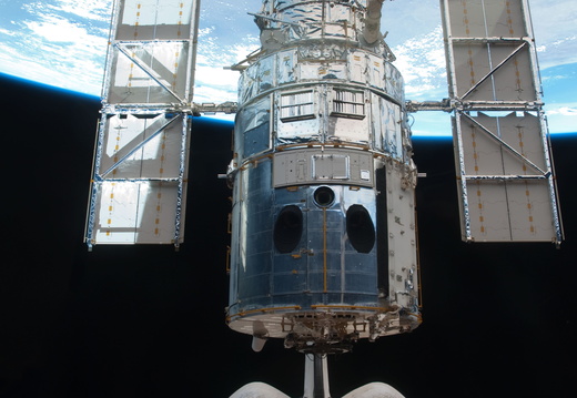 STS125-E-11614