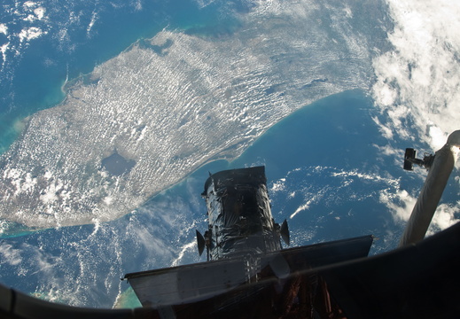 STS125-E-08621