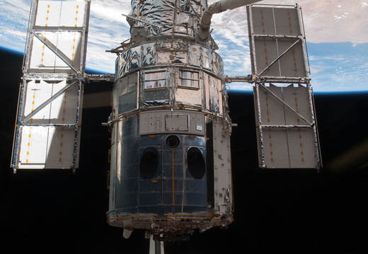 STS125-E-11764