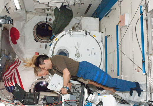 STS124-E-07766