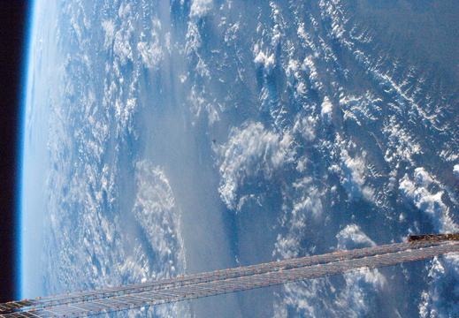 STS124-E-07784