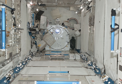 STS124-E-07016