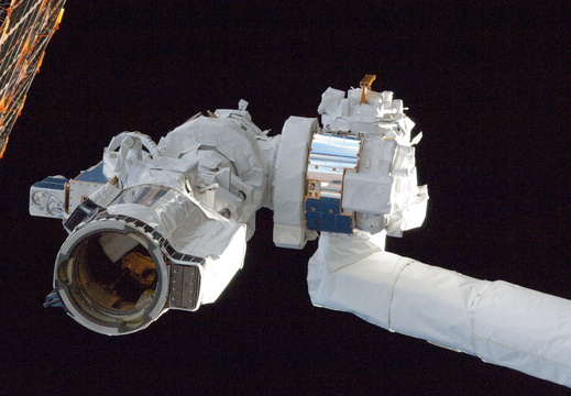 STS124-E-07773