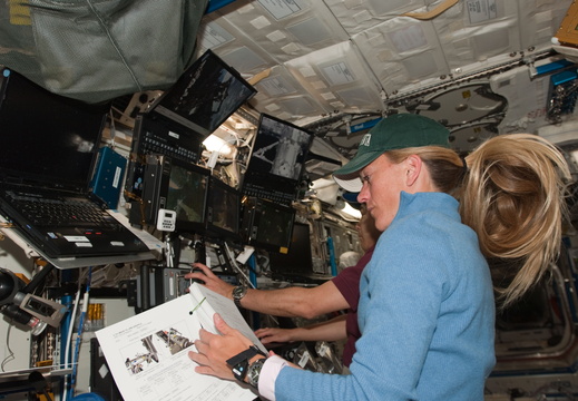 STS124-E-06061
