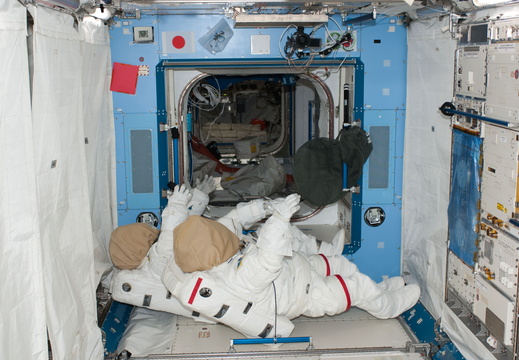 STS124-E-07794