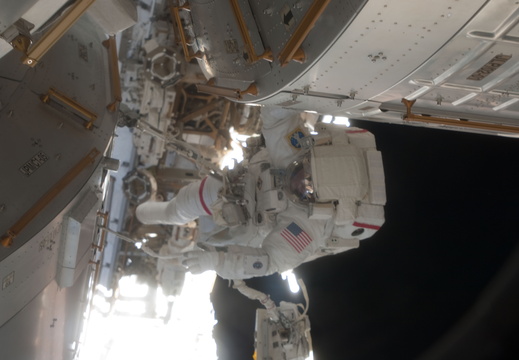 STS124-E-06406