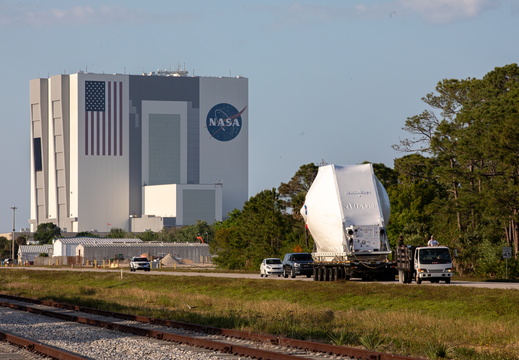 KSC-20200325-PH-KLS02-0149