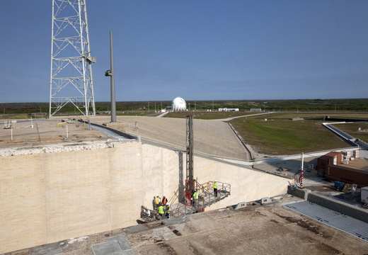 KSC-20170509-PH-LCH01-0019