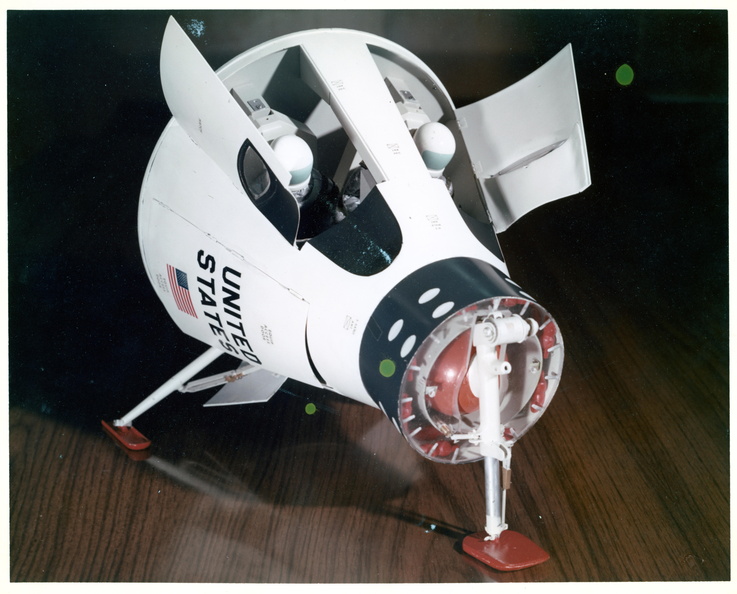 nasa-62--4731---gemini-model-w-paraglider-skids---no-caption-no-date_32335431268_o.jpg