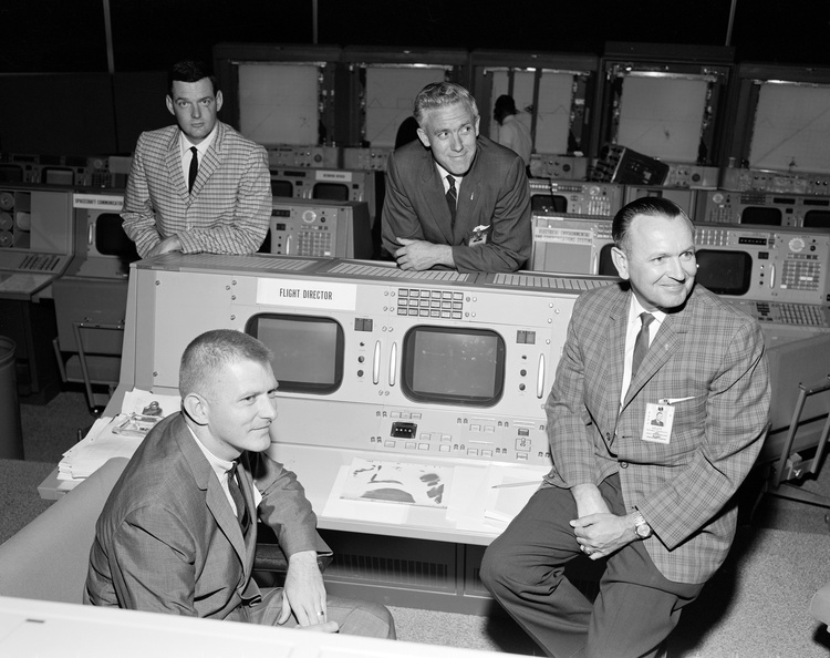 Gemini-4_NASA_Mission_Control_Center.jpg