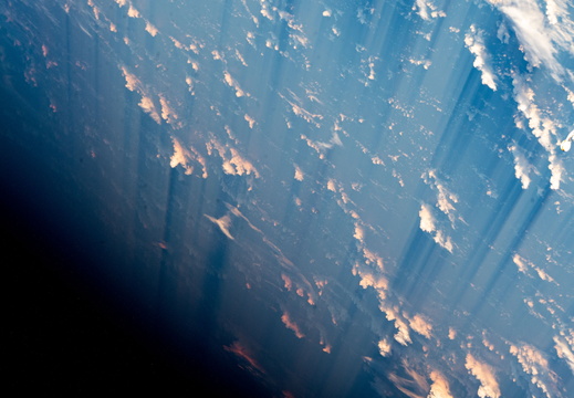 ISS069-E-060352