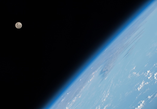 ISS057-E-106038