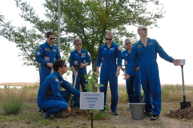 at-the-cosmonaut-hotel-in-baikonur-kazakhstan-expedition-48-49_27719751580_o.jpg