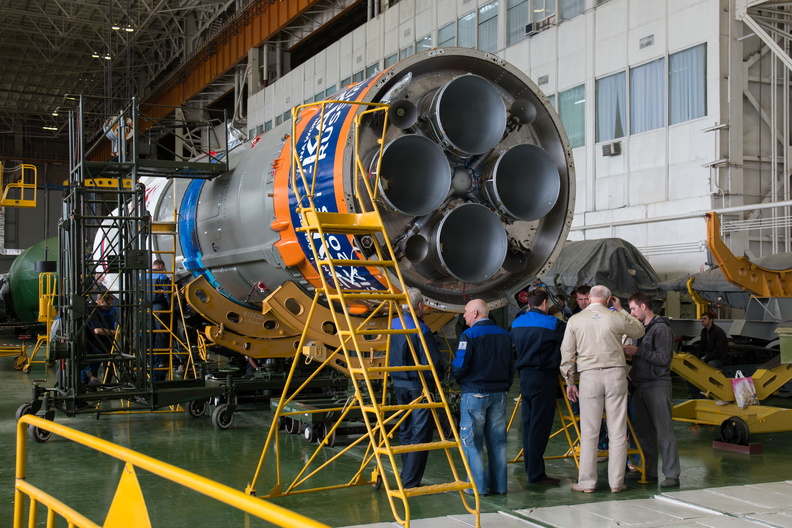 expedition-41-soyuz-rocket-assembly-201409220003hq_15145997977_o.jpg