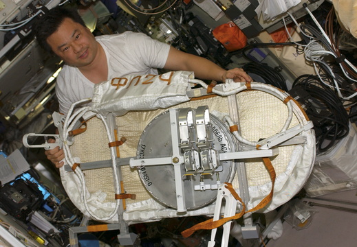 ISS010-E-20762