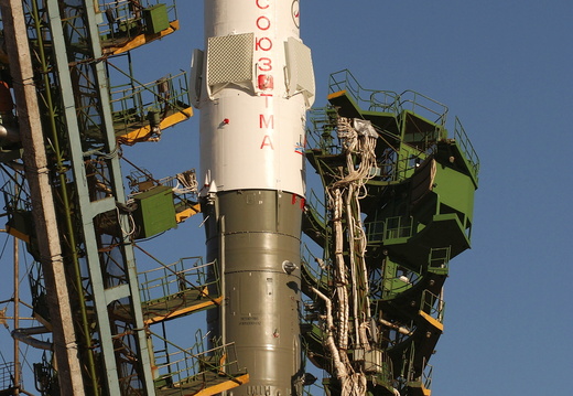 JSC2004-E-44832