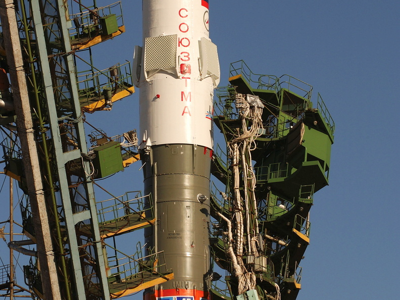 JSC2004-E-44832