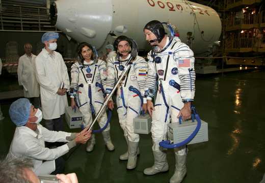 JSC2006-E-39236