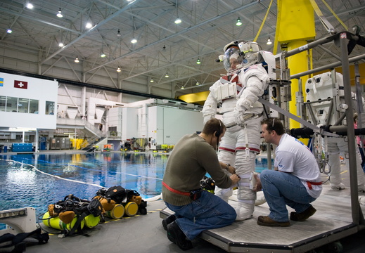 JSC2009-E-017885