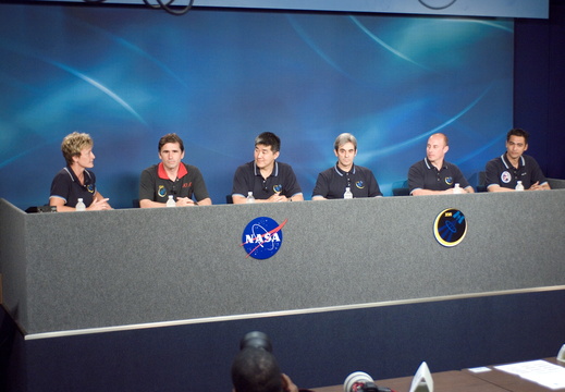 JSC2007-E-038107