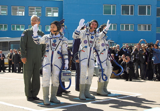 JSC2008-E-032795