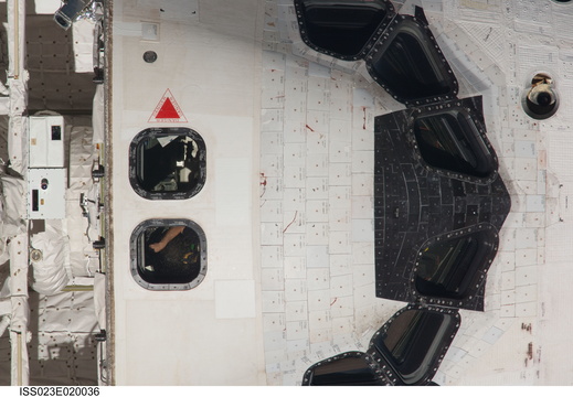 nasa2explore 9415377611 iss023e020036