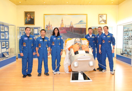 JSC2012-E-100216