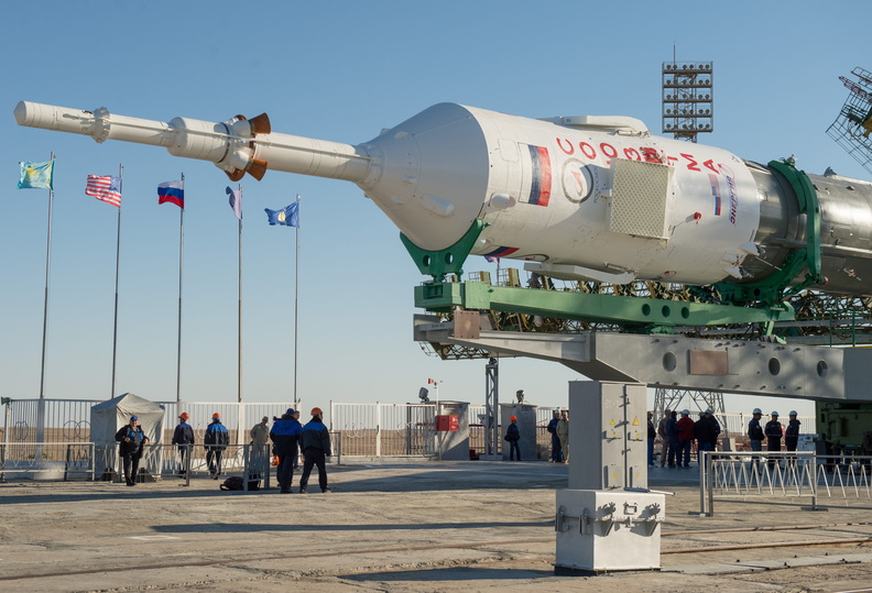 nasa2explore_9898985994_The_Soyuz_TMA-10M_Spacecraft_Is_Erected_Into_Position.jpg