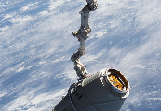 nasa2explore 9409502657 iss034e062482