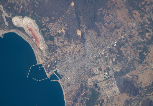 ISS070-E-080010