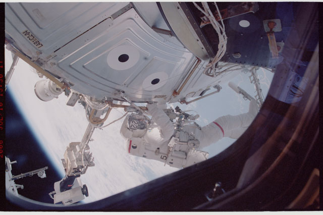 STS121-324-010.jpg