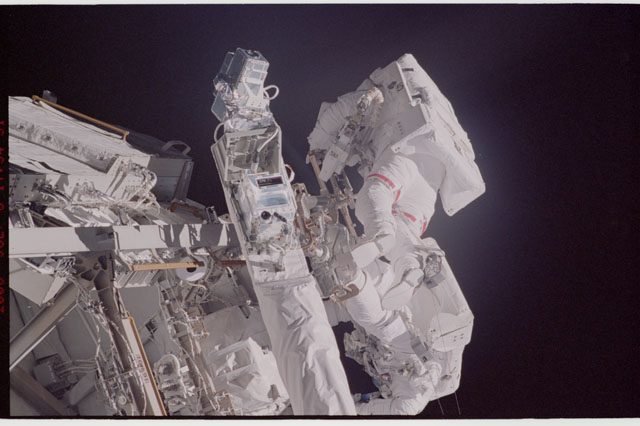 STS121-323-016.jpg