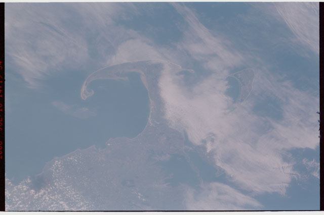 STS121-326-012