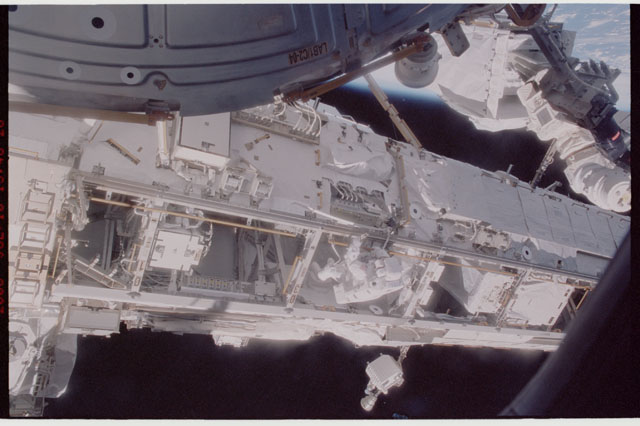 STS121-324-012.jpg