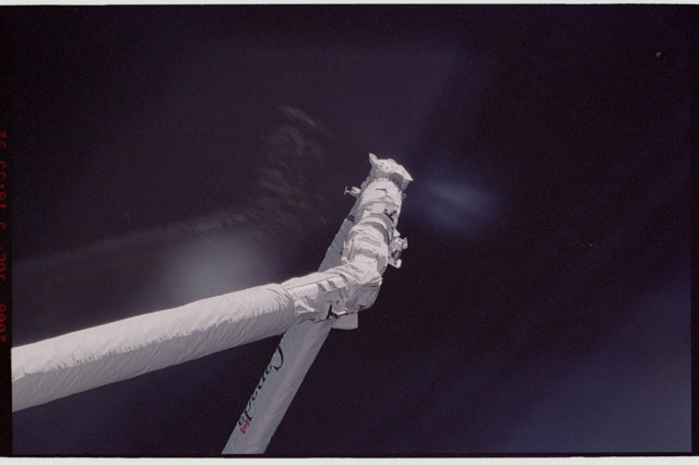 STS121-319-016.jpg